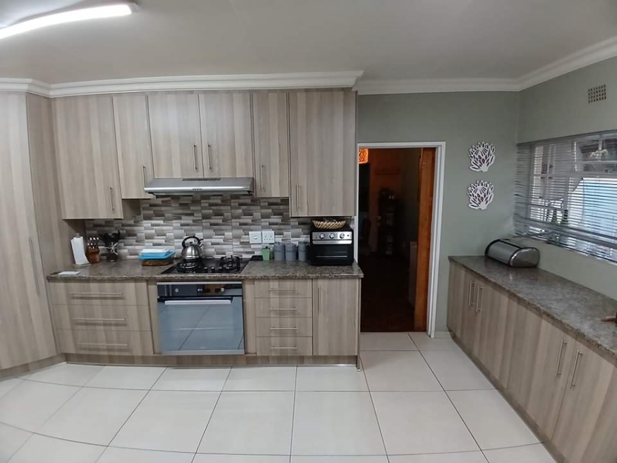 4 Bedroom Property for Sale in Roodia Free State